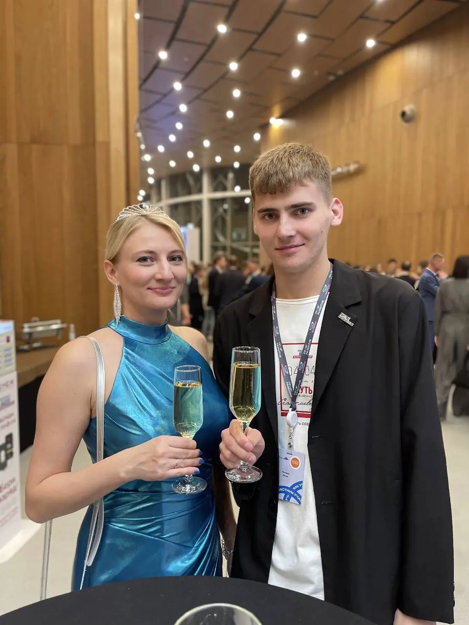 🏆Самой красивой финалисткой второго сезона премии Россия — страна возможностей оказалась девушка из Воронежа
Вчера в Мастерской управления «Сенеж» прошла торжественная церемония второго сезона Премии,... | Сетка — социальная сеть от hh.ru