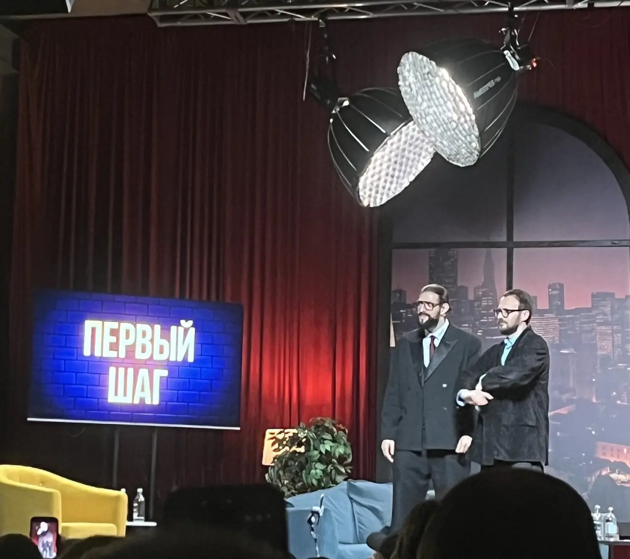 Добавим чуть лайва
На неделе был на разборах Гребенюка, атмосфера невероятная, но мы ж тут про маркетинг, поэтому поделюсь своими мыслями в рамках нашей сферы | Сетка — социальная сеть от hh.ru