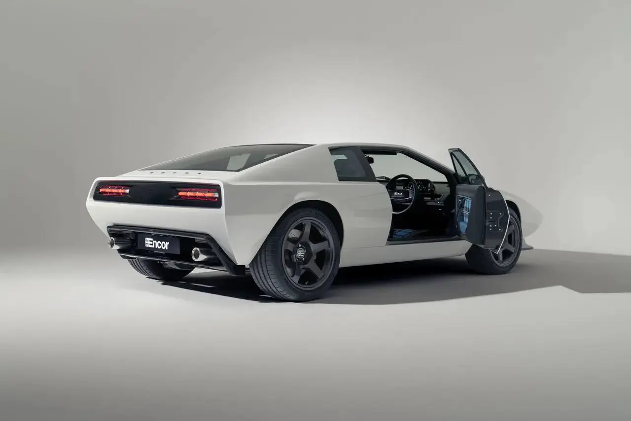 Суперкар из 1970-х!
Компания Encor Series 1 выводит лимитированную серию Lotus Esprit.
Чувствуется автомобиль с характером. Дизайн потрясающий | Сетка — социальная сеть от hh.ru