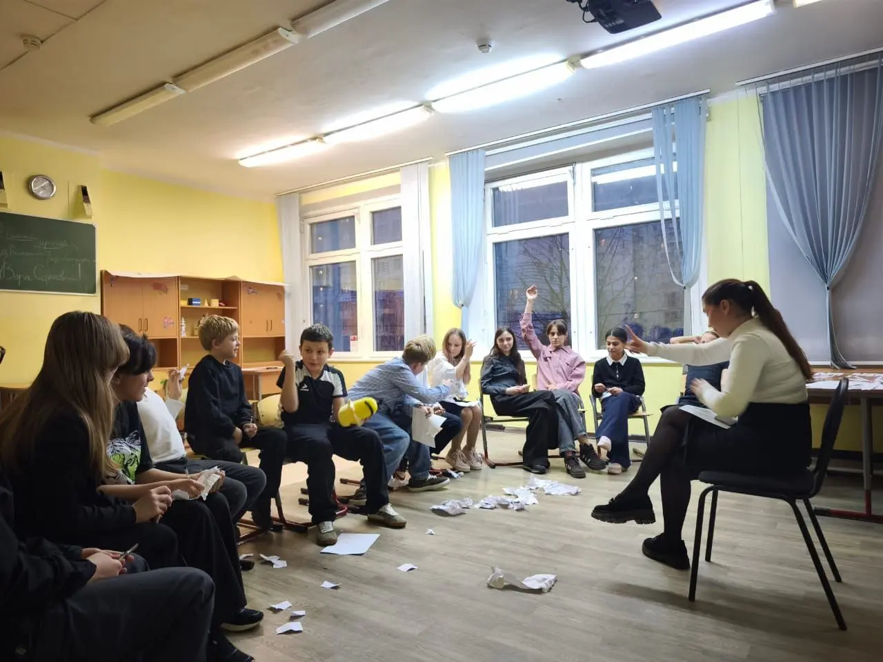 Классный код: Понимание, Уважение, Доверие! 🔑
Что делает любой класс по-настоящему сильным? Не только оценки, а та атмосфера, в которой хочется расти, дружить и быть собой | Сетка — социальная сеть от hh.ru