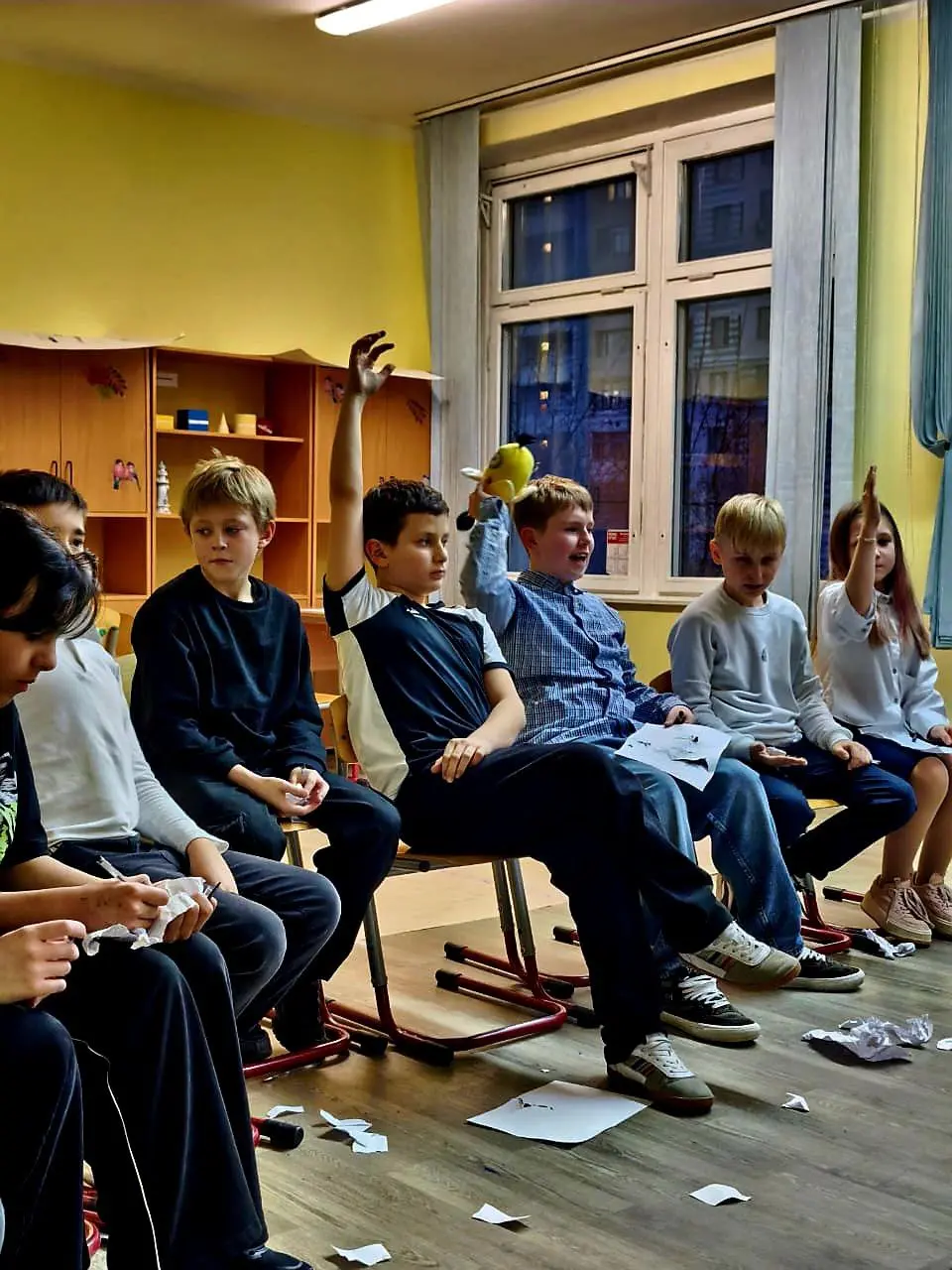 Классный код: Понимание, Уважение, Доверие! 🔑
Что делает любой класс по-настоящему сильным? Не только оценки, а та атмосфера, в которой хочется расти, дружить и быть собой | Сетка — социальная сеть от hh.ru