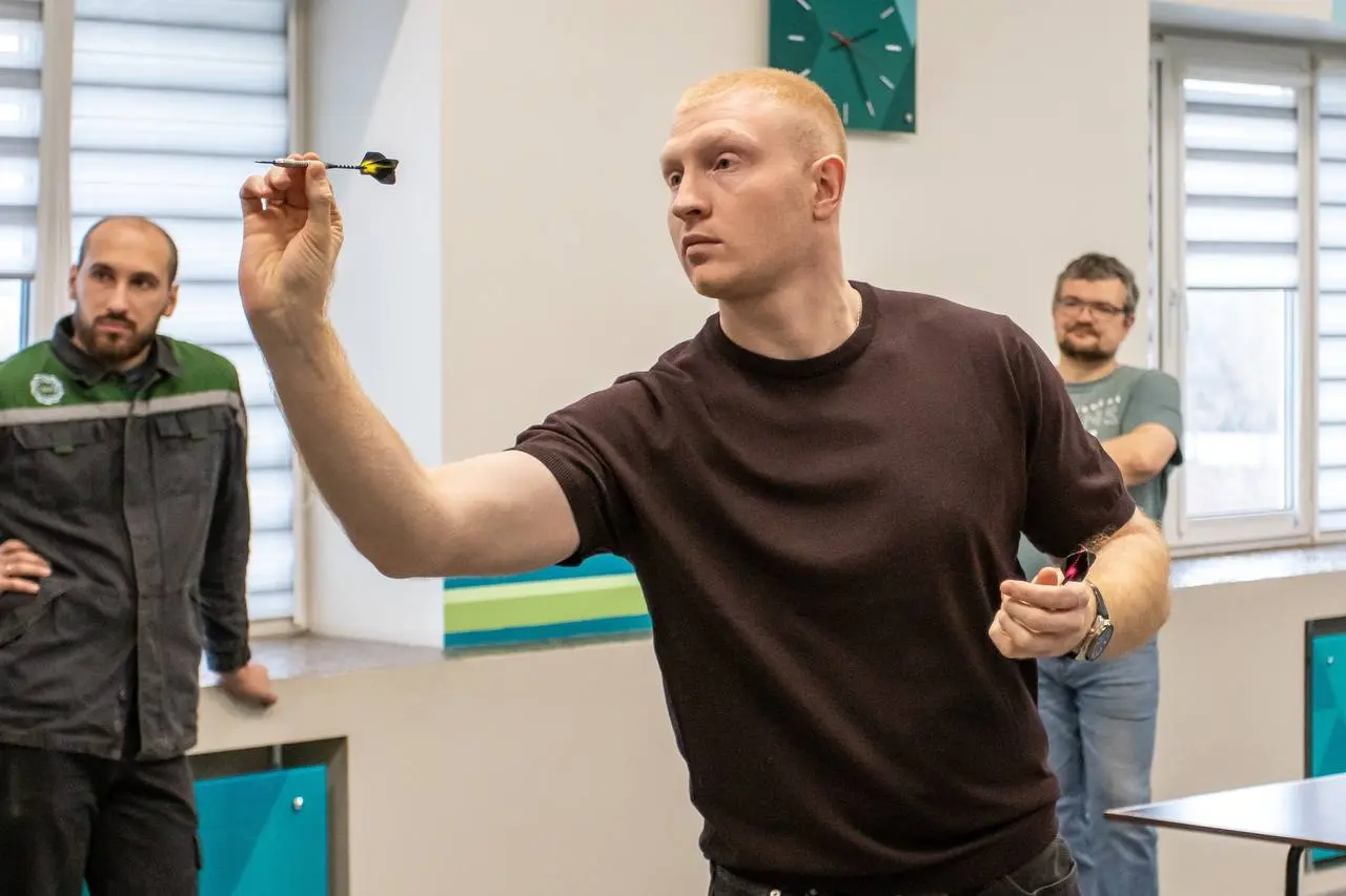 Привет, спортивные души! 👋
⚡Делимся горячими новостями из мира корпоративного спорта ПМХ и «Промсорт»:
🏒Все на лёд!
Команда «Кокса» продолжает побеждать в Ночной хоккейной лиге | Сетка — социальная сеть от hh.ru