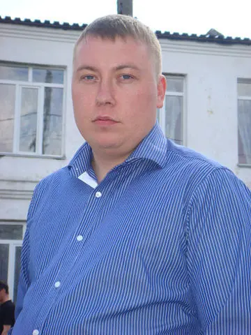 Иван Иванов | Сетка — социальная сеть от hh.ru