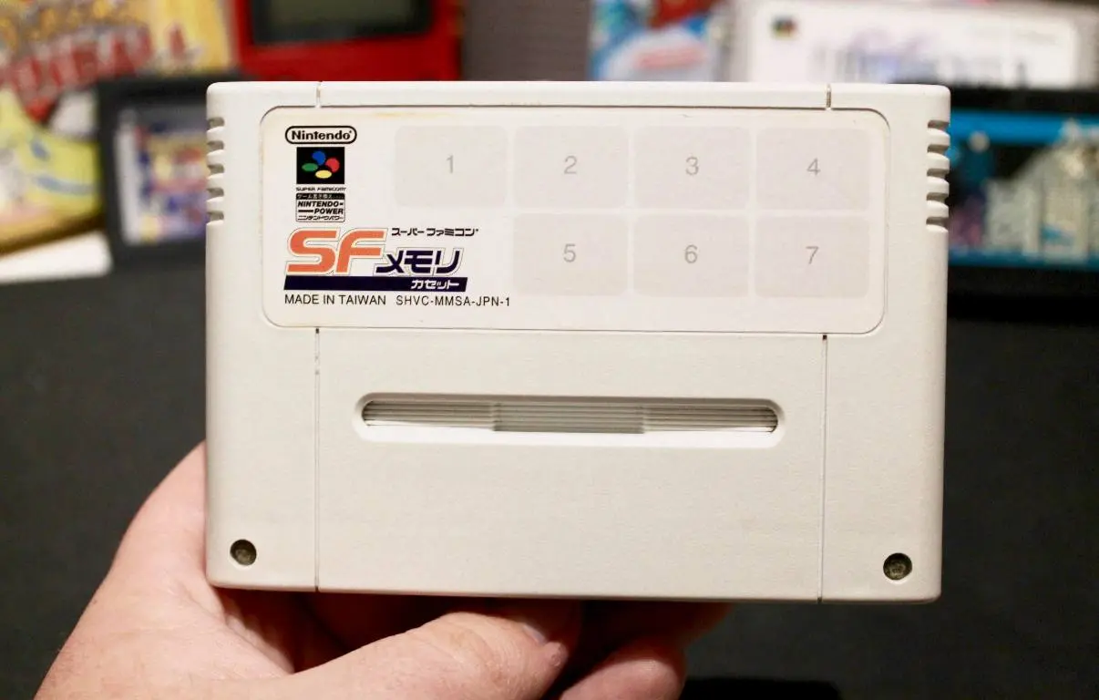 Флеш-картриджи Nintendo Power для игровых консолей
Сервис Nintendo Power использовал перезаписываемые флеш-картриджи, предназначенные для консолей Super Famicom (японская версия SNES) и Game Boy | Сетка — социальная сеть от hh.ru