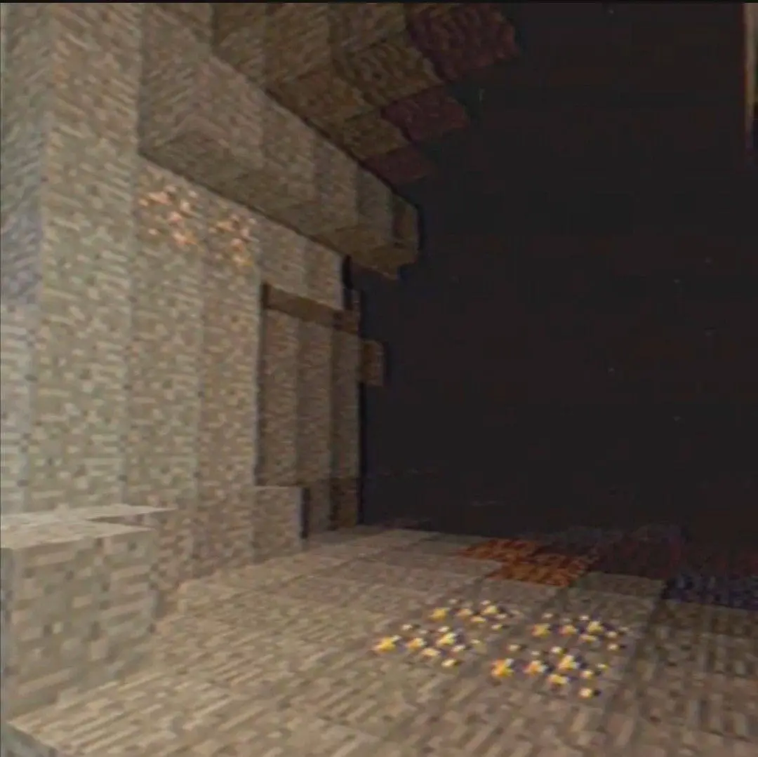 MINECORE
Всецело ничего нового, та-же привязка к ностальгическим чувствам, тревоге и вхс обработка.
Но вот сами кадры, бррр | Сетка — социальная сеть от hh.ru
