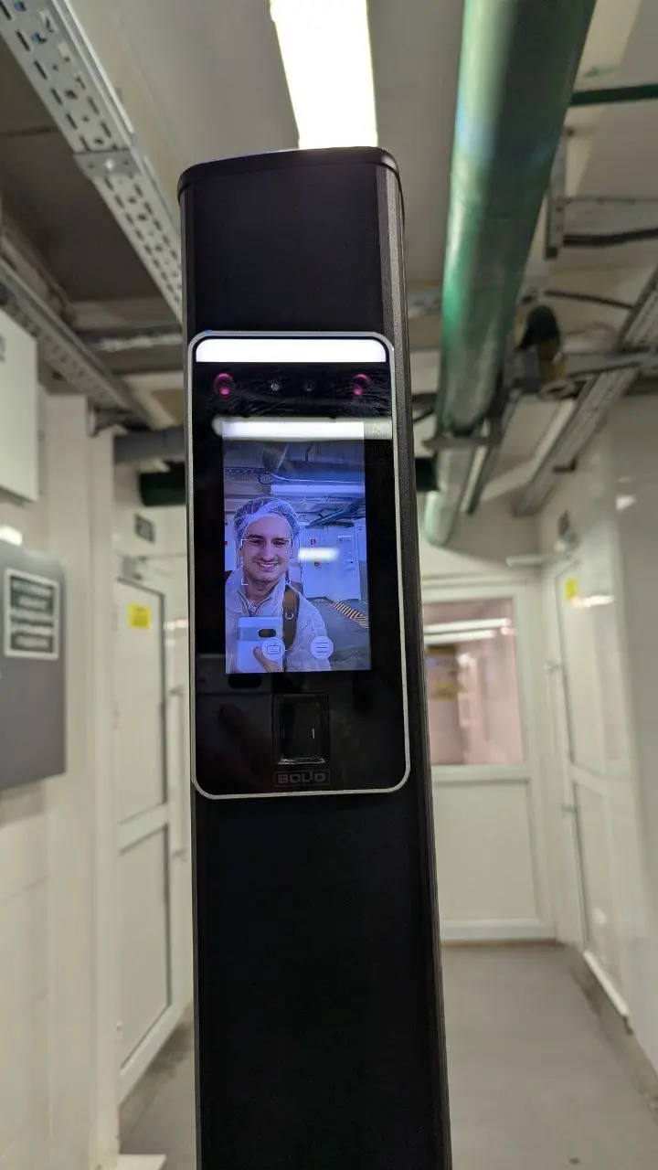 Производствооо
Были сегодня вот на производстве — куча задач по ComputerVision.
Пока сказать не можем кто и что, но вот делимся этой клевой атмосферой, когда не за компом, а в полях) | Сетка — социальная сеть от hh.ru