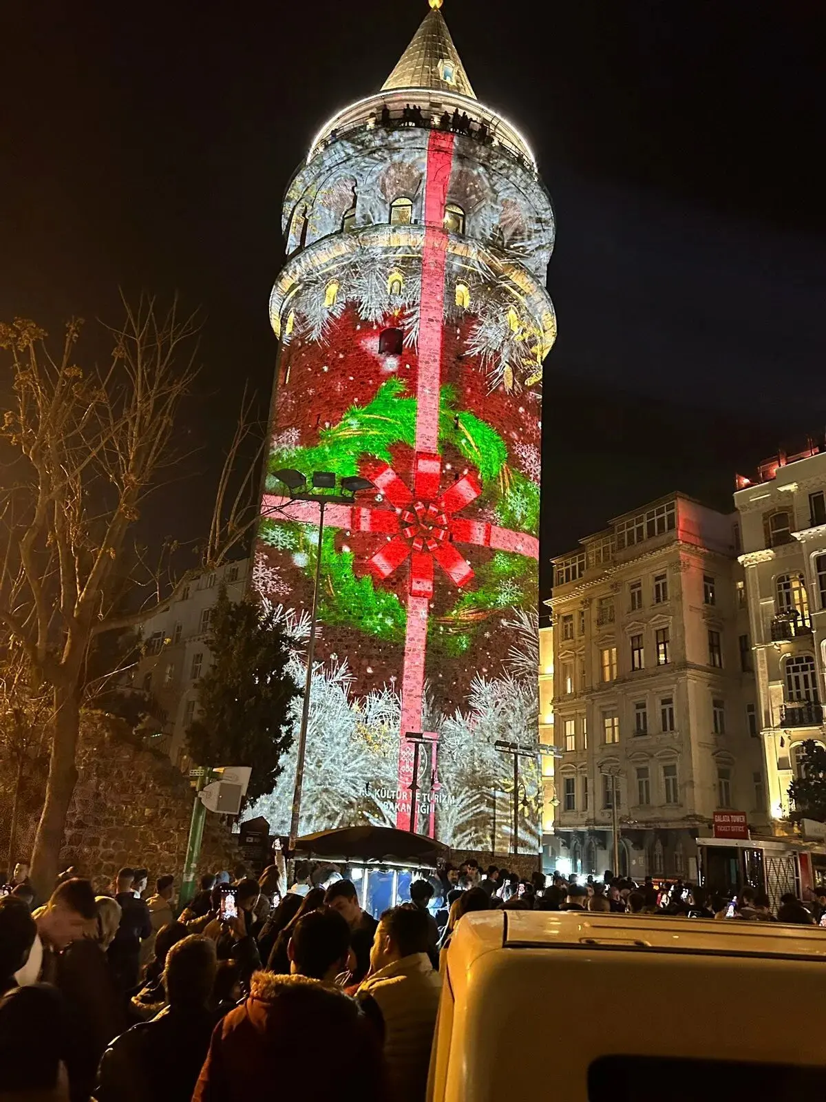 Встречайте Новый год в сказочном Стамбуле! 🎇
Подарите себе магию Востока: яркие базары, огни Босфора и атмосфера праздника | Сетка — социальная сеть от hh.ru