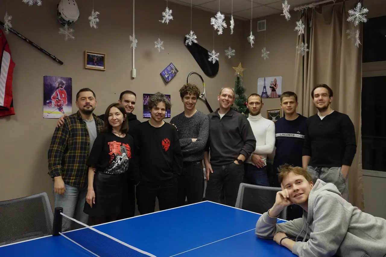 Всем привет! 👋
Давно не писал — много работы, много встреч, много поиска проектов и объектов.
Спасибо всем, кто в последнее время помогал: и по документам, и по аналитике, и по вводным | Сетка — социальная сеть от hh.ru