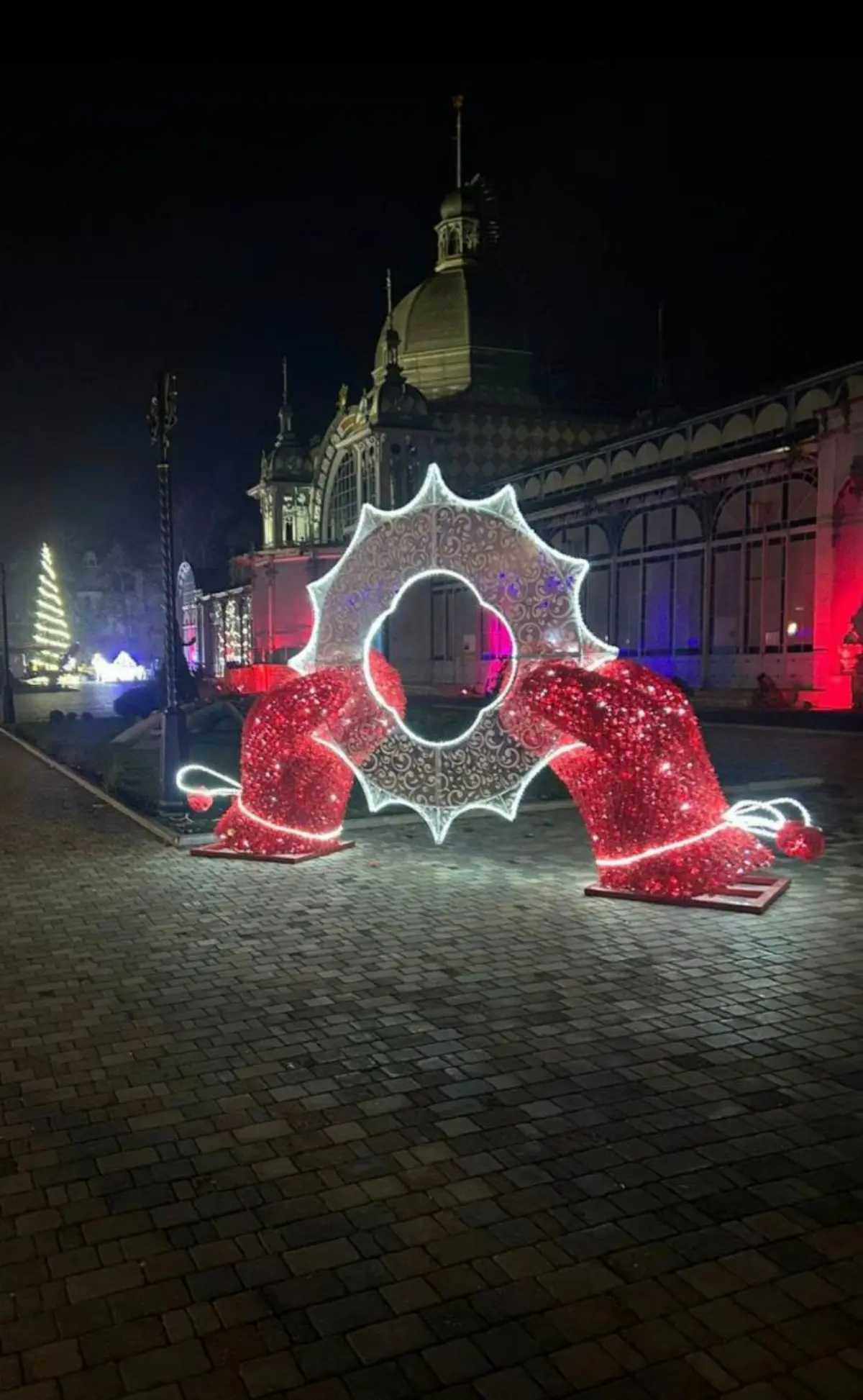 ✨Новый год в Железноводске: ваш идеальный праздничный отдых! ✨  
🤩🤩🤩🤩🤩🤩🤩🤩🤩
Представьте: морозный воздух, пропитанный ароматом хвои, заснеженные силуэты гор на горизонте и уютный уголок, где вас ждёт т... | Сетка — социальная сеть от hh.ru