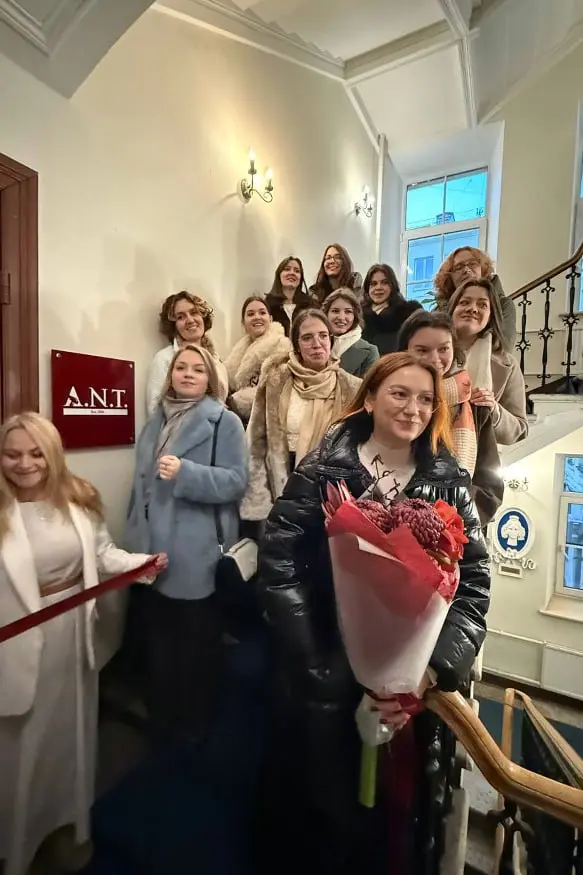 У НАС НОВОСЕЛЬЕ! 🎉✨🎉
Друзья, хотим поделиться с вами супер-новостью: у «А.Н.Т.» новый офис!
📍Набережная канала Грибоедова, 12 
Но… Найти это место оказалось труднее, чем закрыть самую сложную вакансию | Сетка — социальная сеть от hh.ru