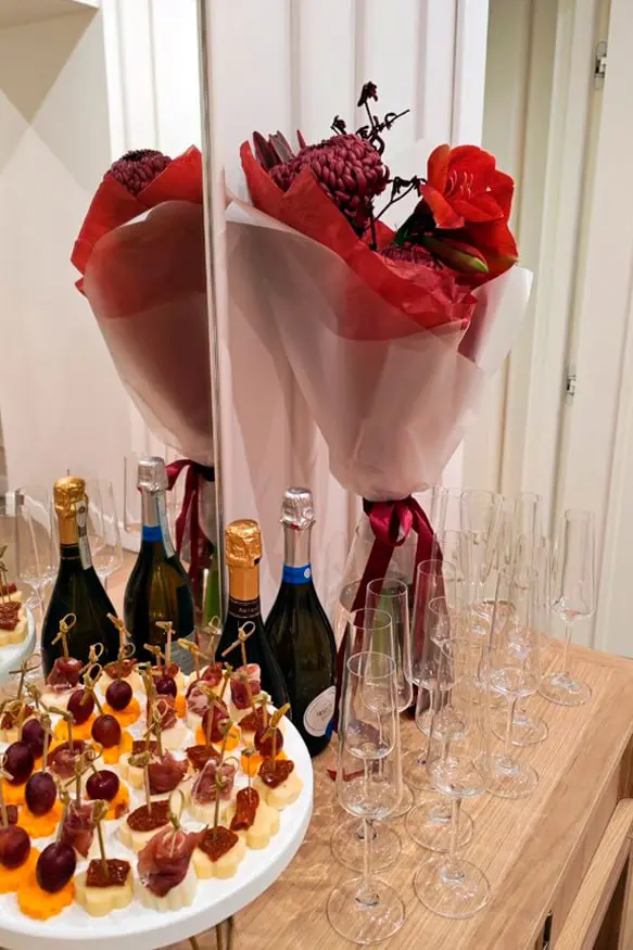 У НАС НОВОСЕЛЬЕ! 🎉✨🎉
Друзья, хотим поделиться с вами супер-новостью: у «А.Н.Т.» новый офис!
📍Набережная канала Грибоедова, 12 
Но… Найти это место оказалось труднее, чем закрыть самую сложную вакансию | Сетка — социальная сеть от hh.ru