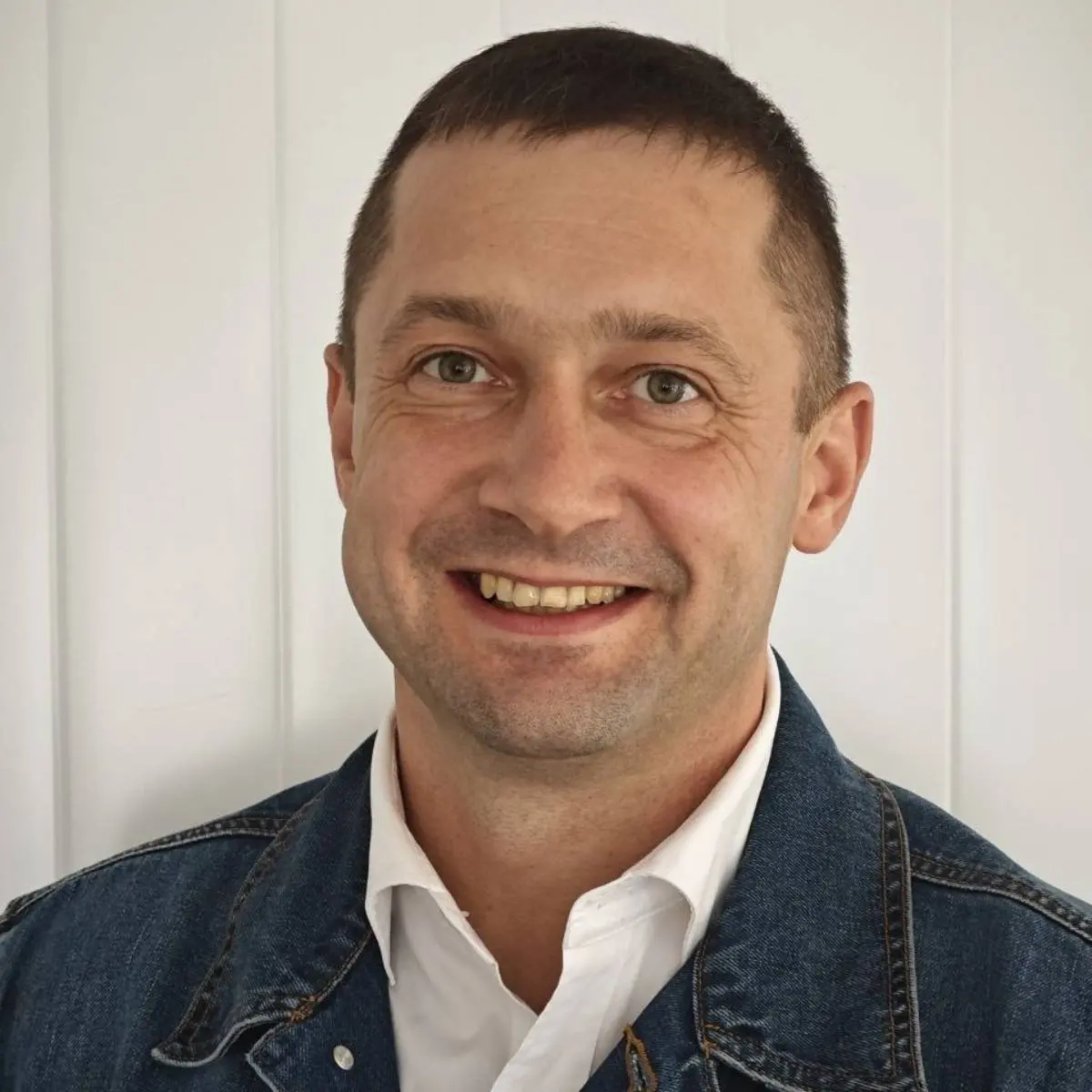 Денис Сергиенко | Сетка — социальная сеть от hh.ru