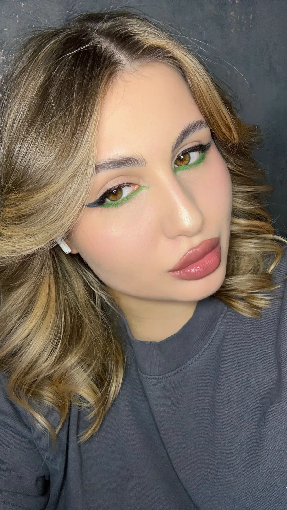 Привет, я Настя. Я читаю людей быстрее, чем сообщения в ТГ. | Сетка — социальная сеть от hh.ru