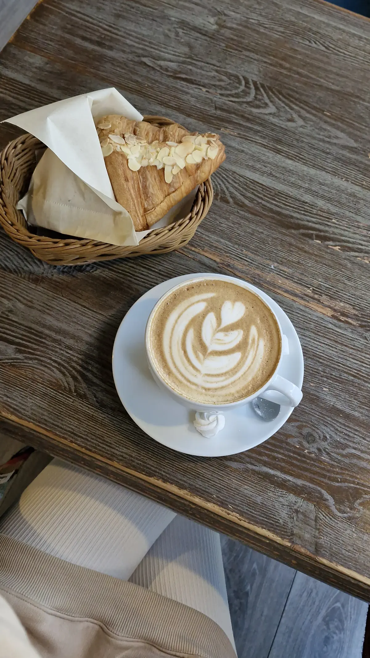 Декабрь уже без суеты 💙  
#декабрь #2025 | Сетка — социальная сеть от hh.ru