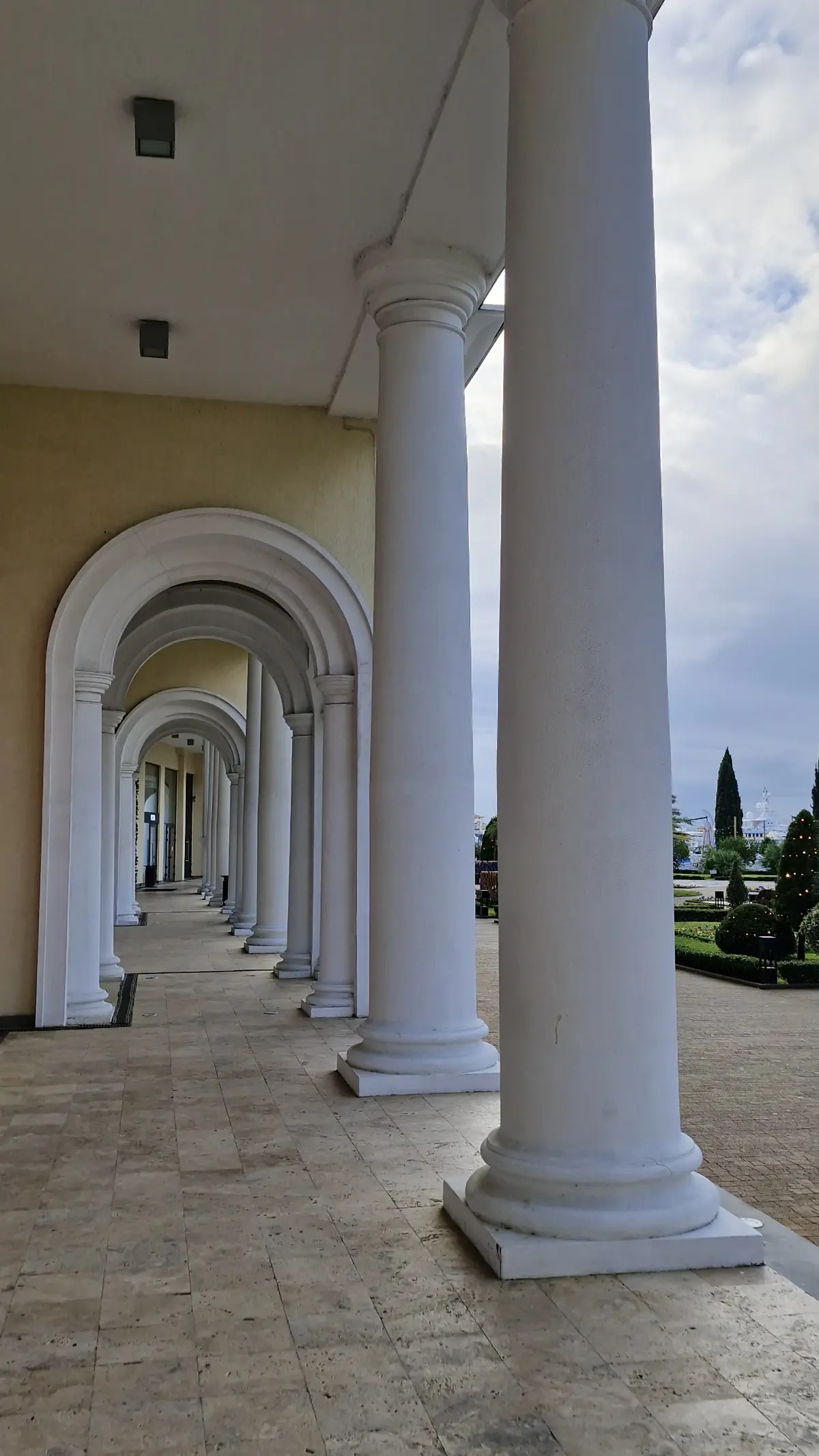 Декабрь уже без суеты 💙  
#декабрь #2025 | Сетка — социальная сеть от hh.ru