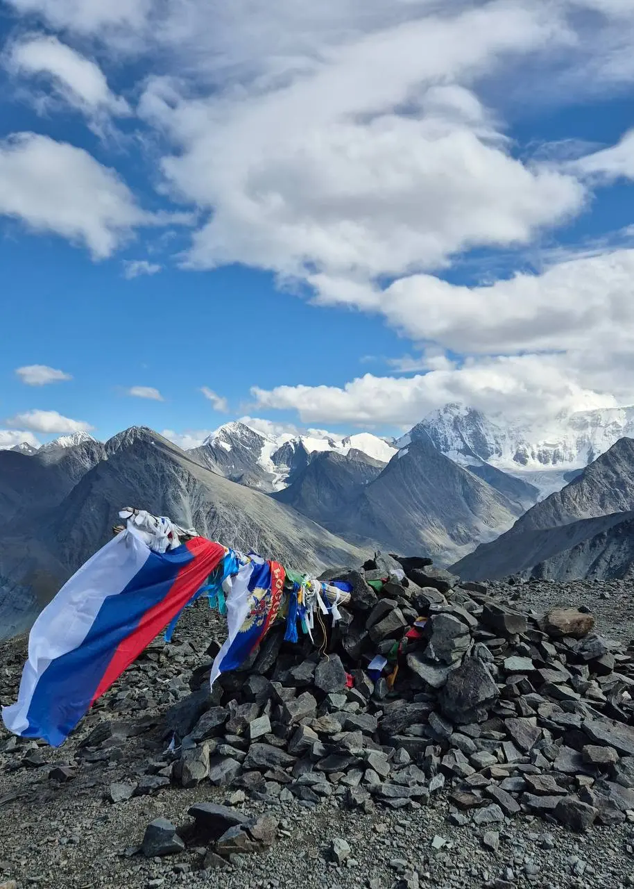 🏔️Есть у меня одна традиция: каждое 11 декабря отмечать постом про горы — Международный день гор | Сетка — социальная сеть от hh.ru