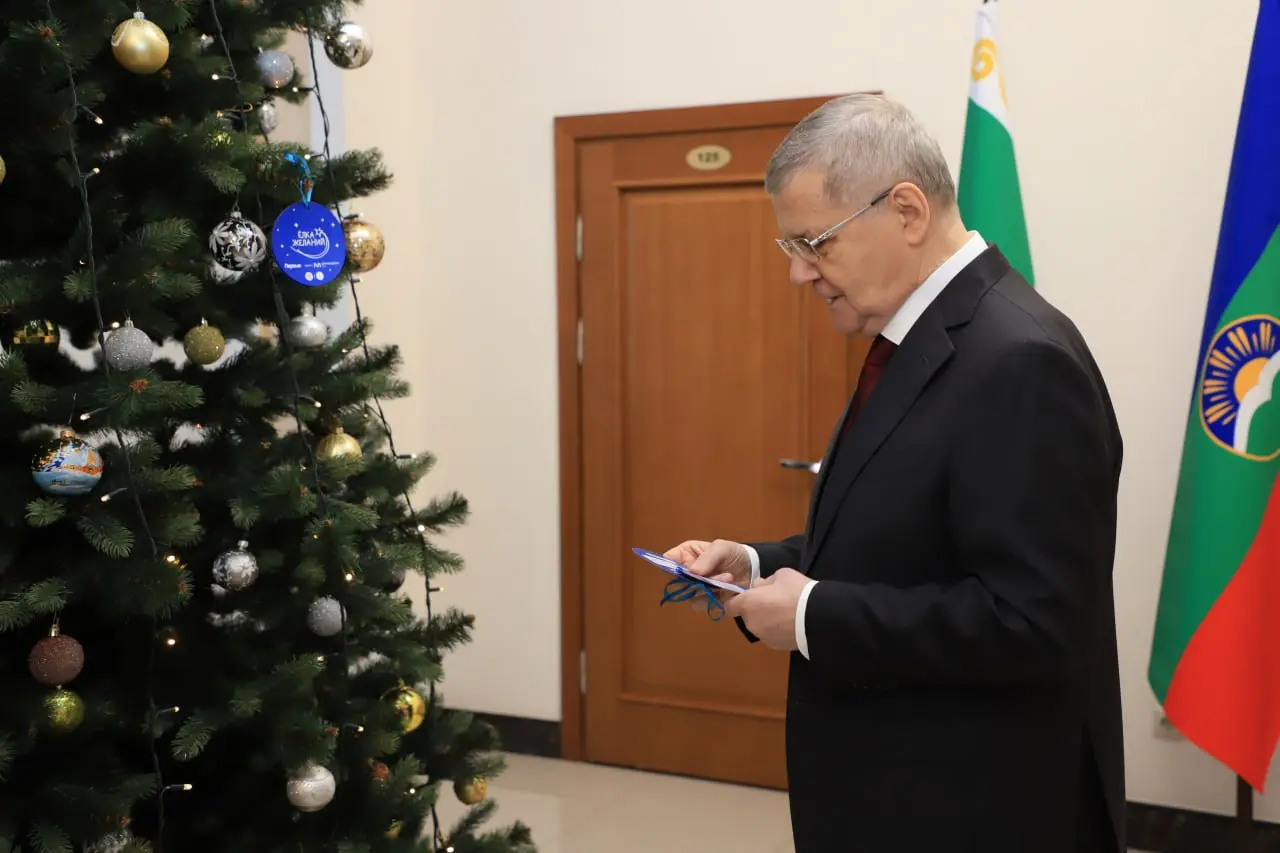 🛡 Сегодня в Пятигорске полномочный представитель Президента Российской Федерации в Северо-Кавказском федеральном округе Юрий Чайка дал традиционный старт проведению Всероссийской благотворительной акц... | Сетка — социальная сеть от hh.ru