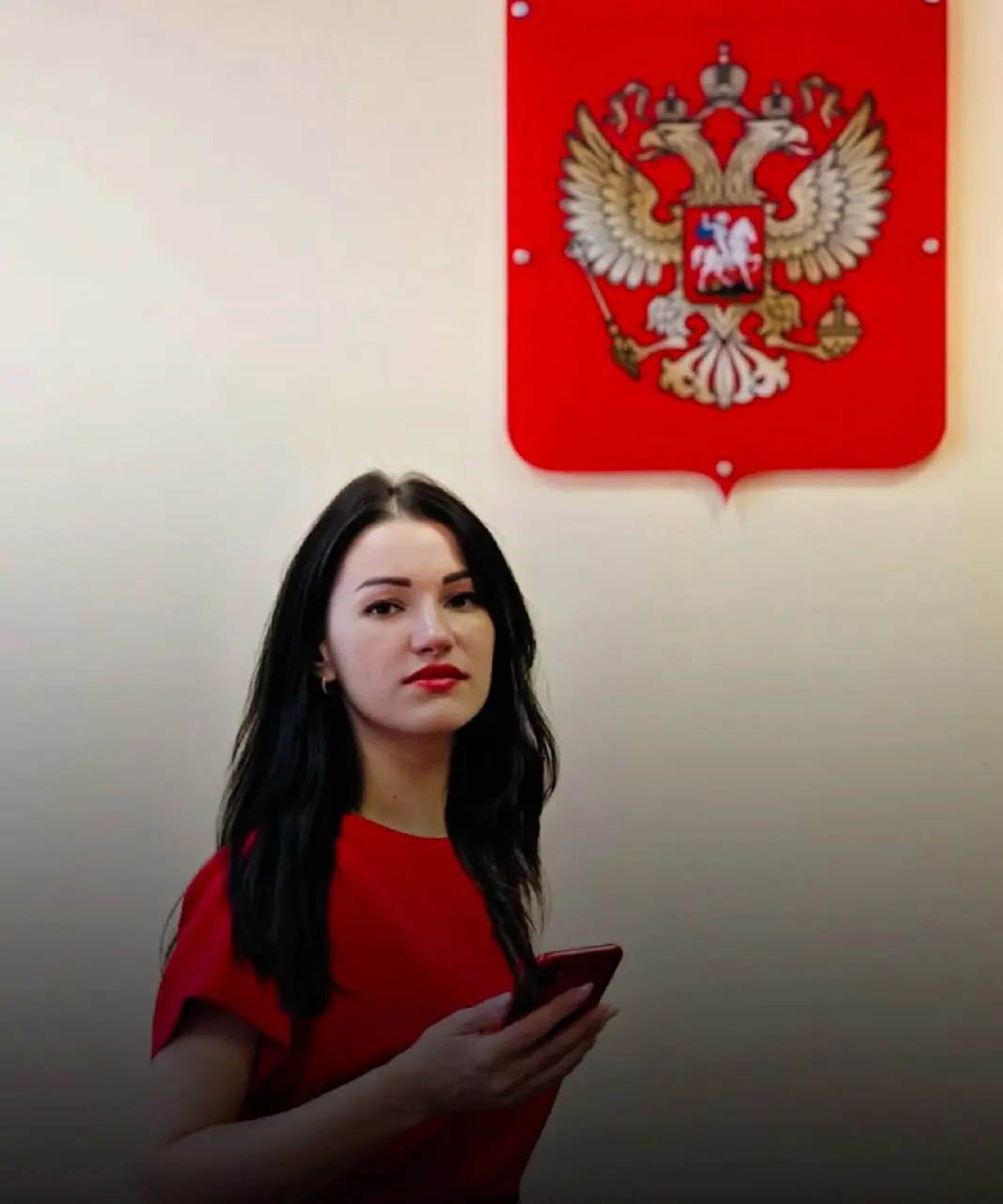В канале я об этом никогда не рассказывала…
Как я ушла от юриспруденции к ИИ и поняла, что законы теперь пишут не люди, а люди с нейросетями.
Два года назад у меня очень красивый кабинет | Сетка — социальная сеть от hh.ru