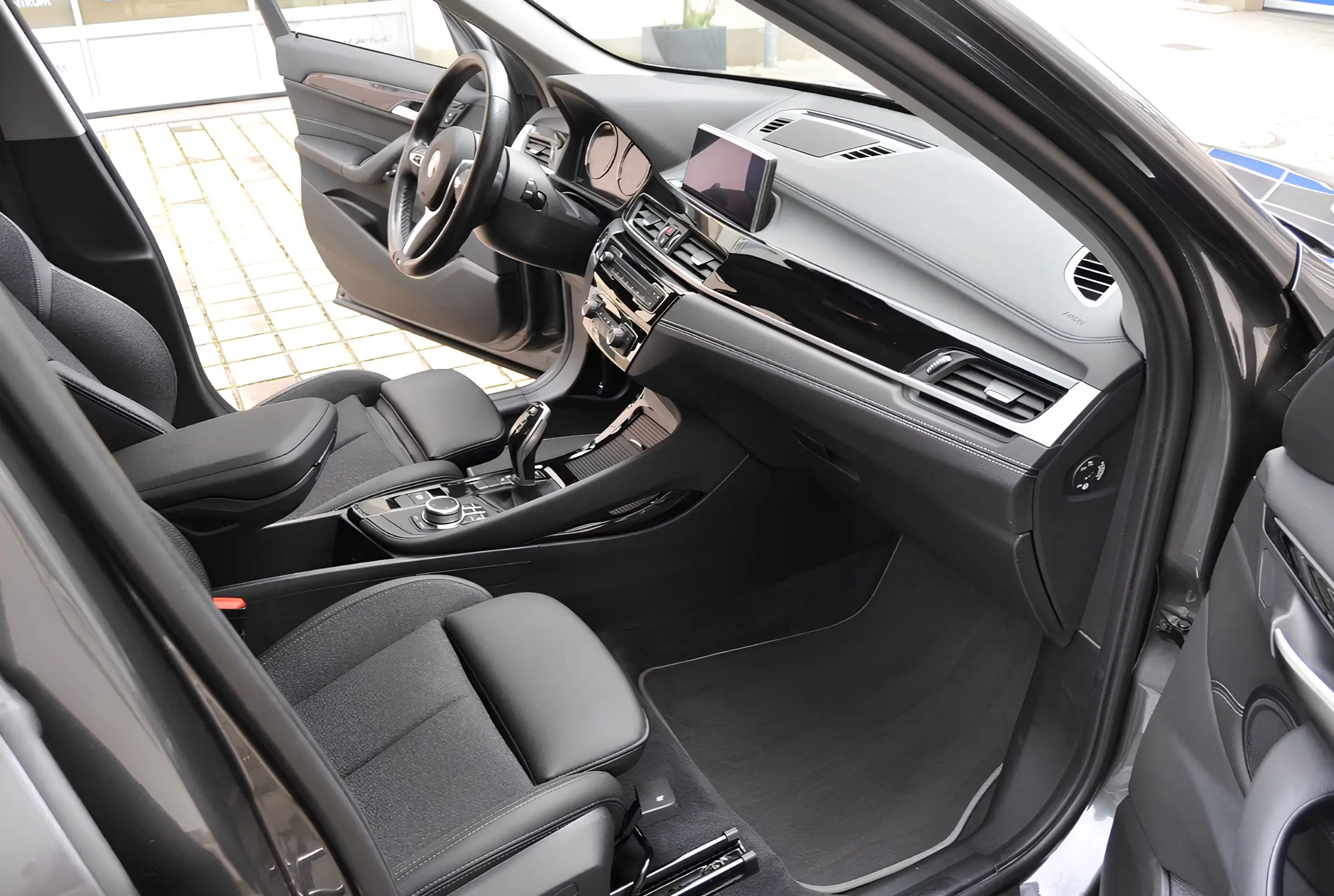 🚘BMW X1 sDrive18i SPORTLINE
2022 год • 39 950 км
Бензин 1.5 • 136 л.с | Сетка — социальная сеть от hh.ru
