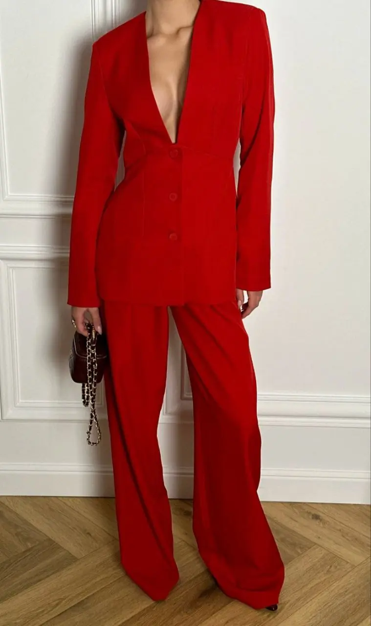 Подборка актуальных и стильных вечерних костюмов с WB🎄
Костюм - это лучшее вложение денег 🤩, потому как:
🎀 на основе костюма можно создать много интересных образов как с верхом, так и с низом
🎀 при по... | Сетка — социальная сеть от hh.ru