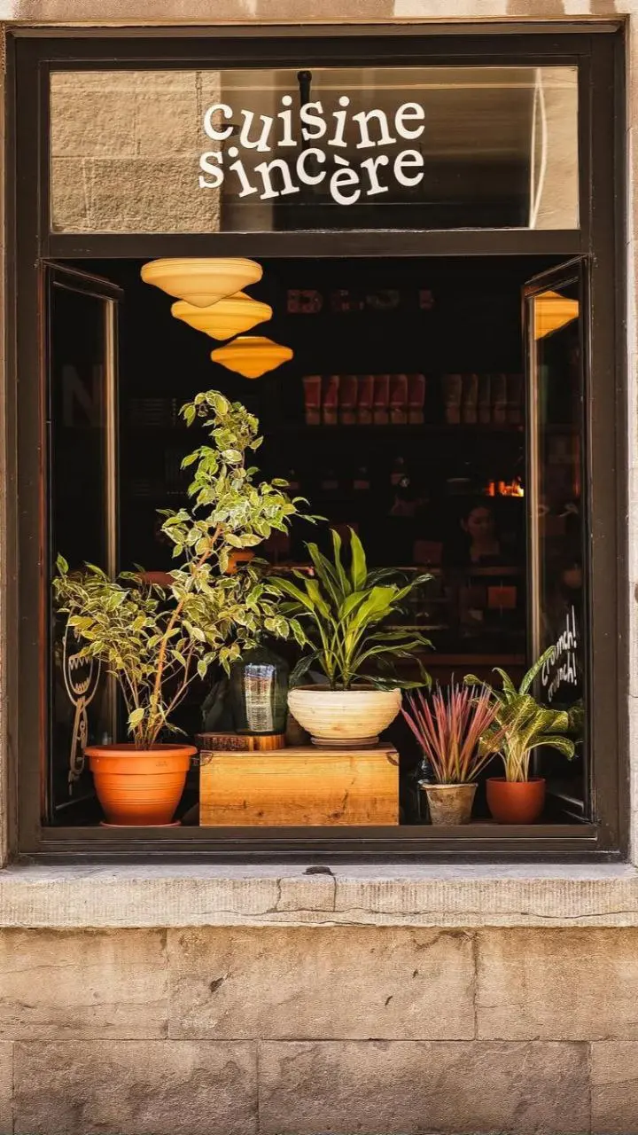 Давно не было пополнения в рубрике #HoReCa@BrandGuysClub, а тем временем брендинг ресторанов, кафе, пекарен, отелей, курортов и других игроков индустрии гостеприимства — то, что меня невероятно завора... | Сетка — социальная сеть от hh.ru