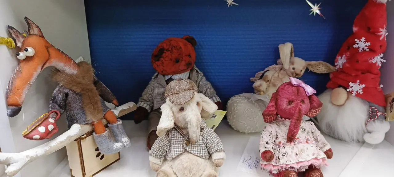 🎁Интерьерные игрушки ручной работы. Лис, слоники, заяц, мишка, гномик — каждый со своим характером и историей.
➡️ Выберите друга по душе и заберите волшебство домой | Сетка — социальная сеть от hh.ru