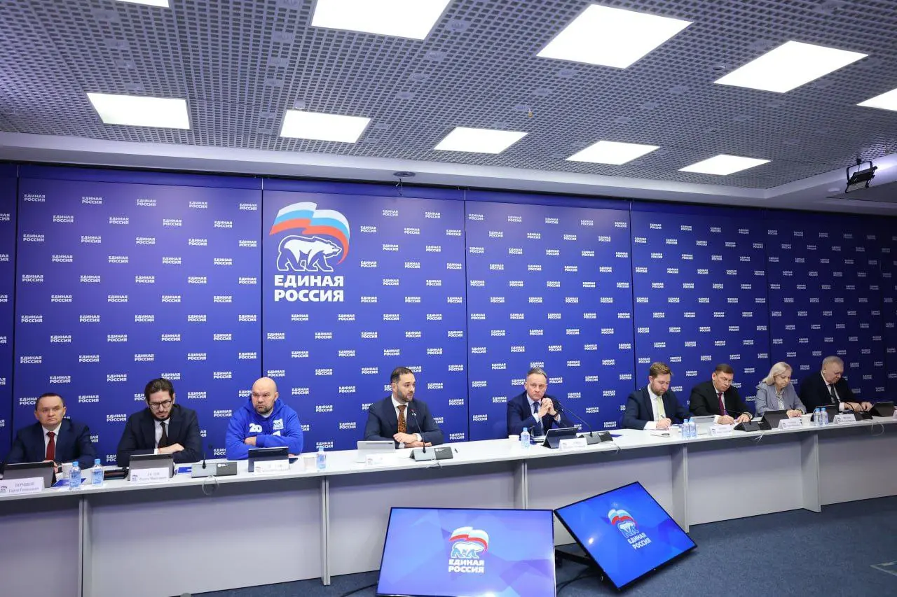 При поддержке Единой России отремонтируют 800 студенческих общежитий по всей стране
Программа стартовала в 2025 году - партия добилась дополнительного финансирования на выполнение поручения Президента | Сетка — социальная сеть от hh.ru