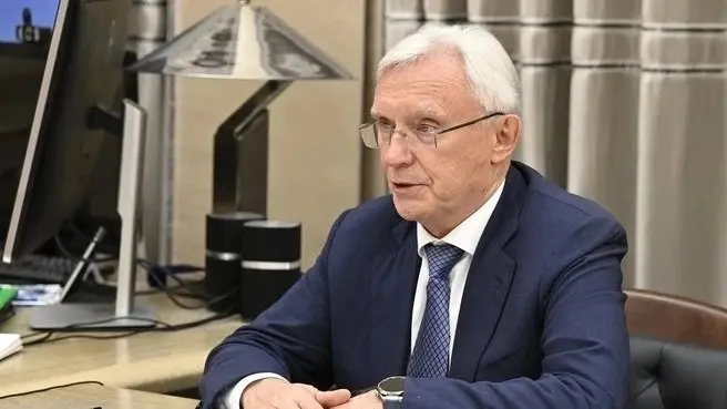 Минстрой России поздравляет Генерального директора ПАО «КАМАЗ» Сергея Когогина с присвоением высшей государственной награды
Президент Российское Федерации Владимир Путин присвоил Сергею Когогину звани... | Сетка — социальная сеть от hh.ru