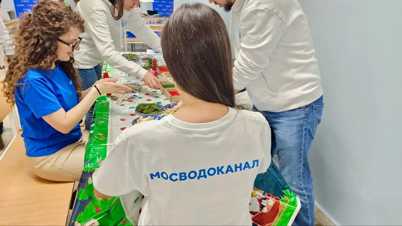 🎄 С Наступающим! Приняли участие в поздравлении маленьких пациентов РДКБ
🎅Мосводоканал в составе команды ДЖКХ города Москвы поздравили пациентов Российской детской клинической больницы с наступающим Н... | Сетка — социальная сеть от hh.ru