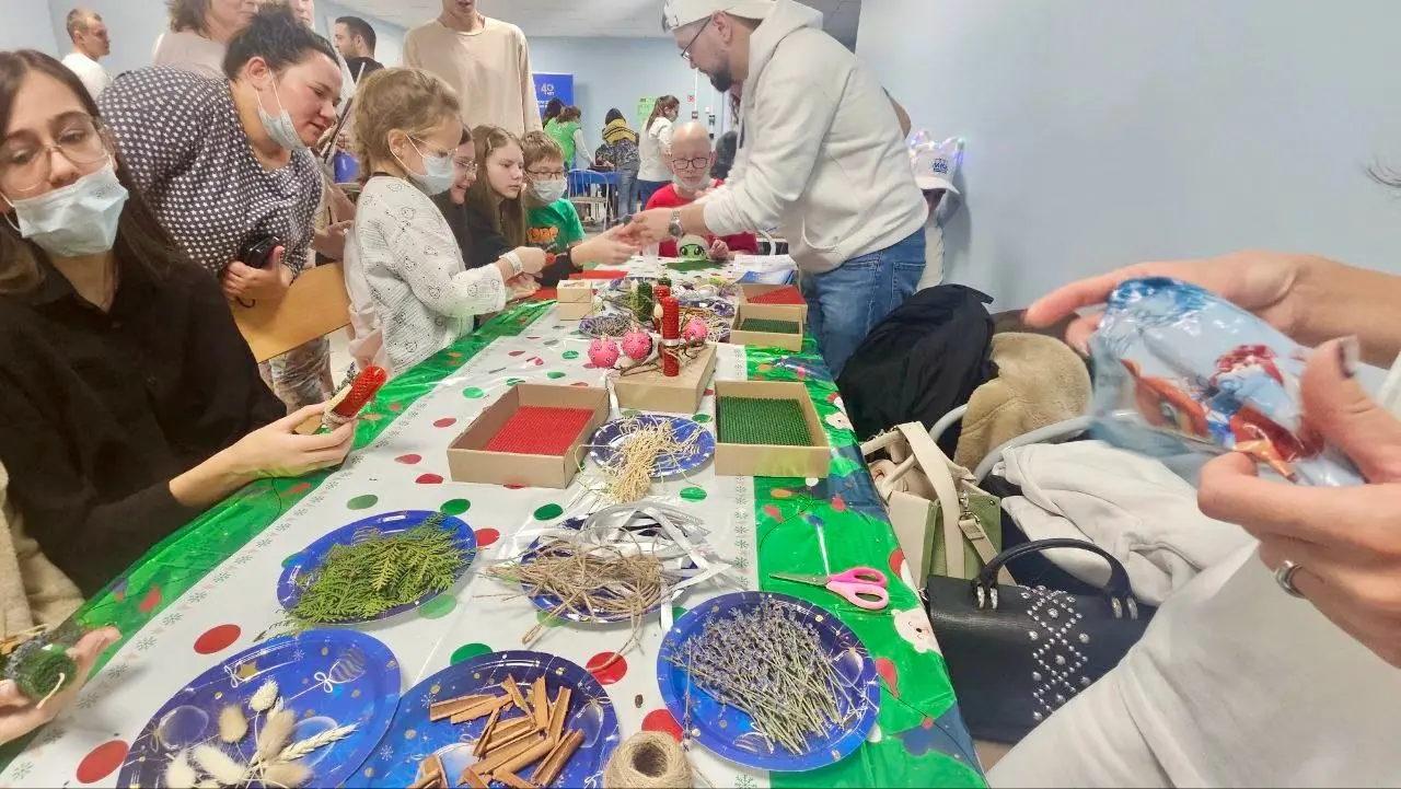 🎄 С Наступающим! Приняли участие в поздравлении маленьких пациентов РДКБ
🎅Мосводоканал в составе команды ДЖКХ города Москвы поздравили пациентов Российской детской клинической больницы с наступающим Н... | Сетка — социальная сеть от hh.ru