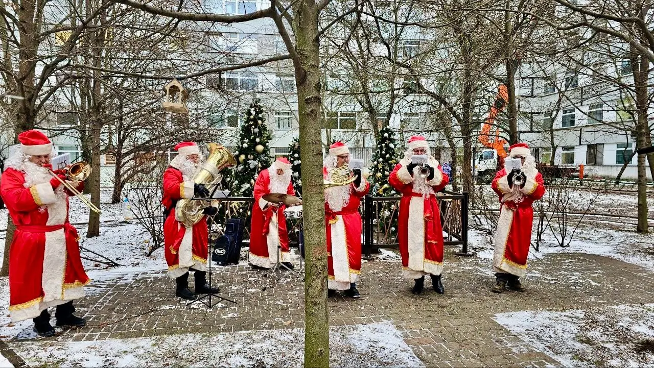 🎄 С Наступающим! Приняли участие в поздравлении маленьких пациентов РДКБ
🎅Мосводоканал в составе команды ДЖКХ города Москвы поздравили пациентов Российской детской клинической больницы с наступающим Н... | Сетка — социальная сеть от hh.ru