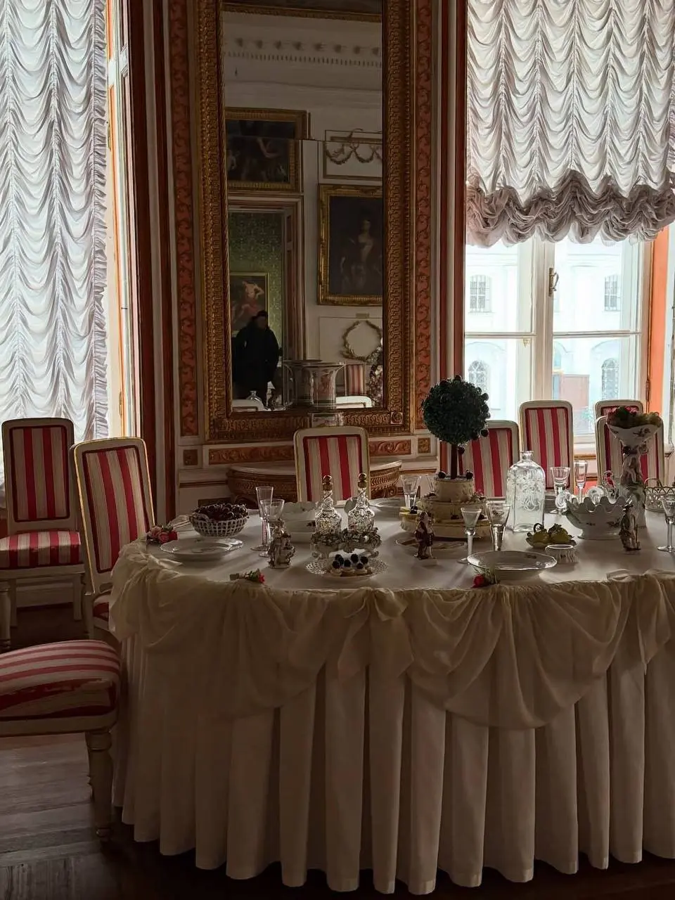 🏛️Завтра начинается «Московская музейная неделя»
15-21 декабря
Для бесплатного посещения музея необходимо заранее оформить билет на официальном сайте музея или на портале mos | Сетка — социальная сеть от hh.ru