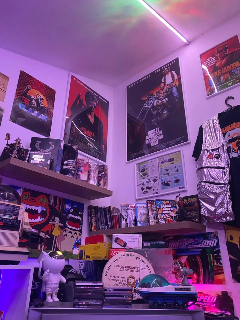 Сегодня участвуем в новогоднем турнире по Тетрису в Луноходе @retroit
#игры #мероприятия
💬 Новогодний розыгрыш мерча!
| Telegram | VK | Сайт | Милостыня |
В этом посте были ссылки, но мы их удалили по... | Сетка — социальная сеть от hh.ru