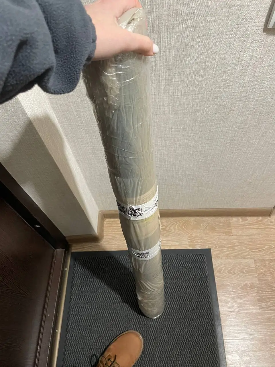 🌱На днях внезапно прилетел заказ из ВК
Честно, я забила на него, потому что он очень топорный, а мне как раз таки нравится формат быстрого блога ⚡️
Парень заказал картхолдер, долго выбирали цвет, сего... | Сетка — социальная сеть от hh.ru