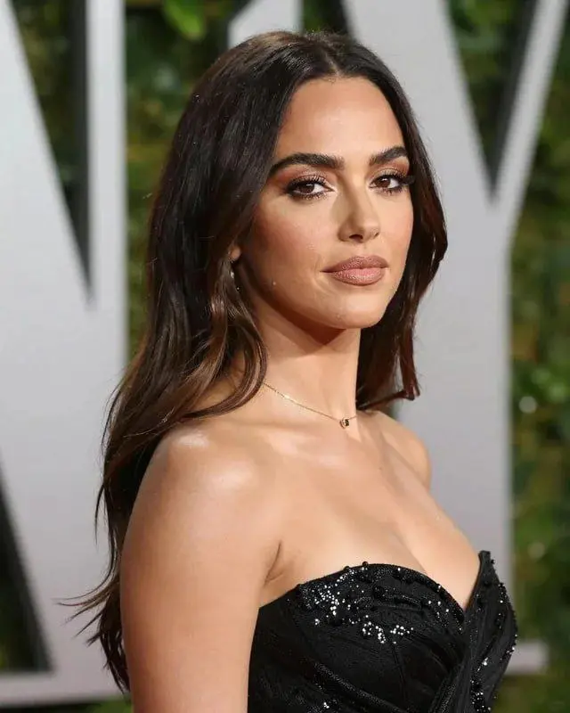 НЕЙРОНКА НЕ ЗНАЕТ СТОП-СЛОВА «ЦЕНЗУРА» 
Alibaba выкатила Z-Image-Turbo — и это настоящее AI-БЕЗЗАКОНИЕ в твоём GPU | Сетка — социальная сеть от hh.ru