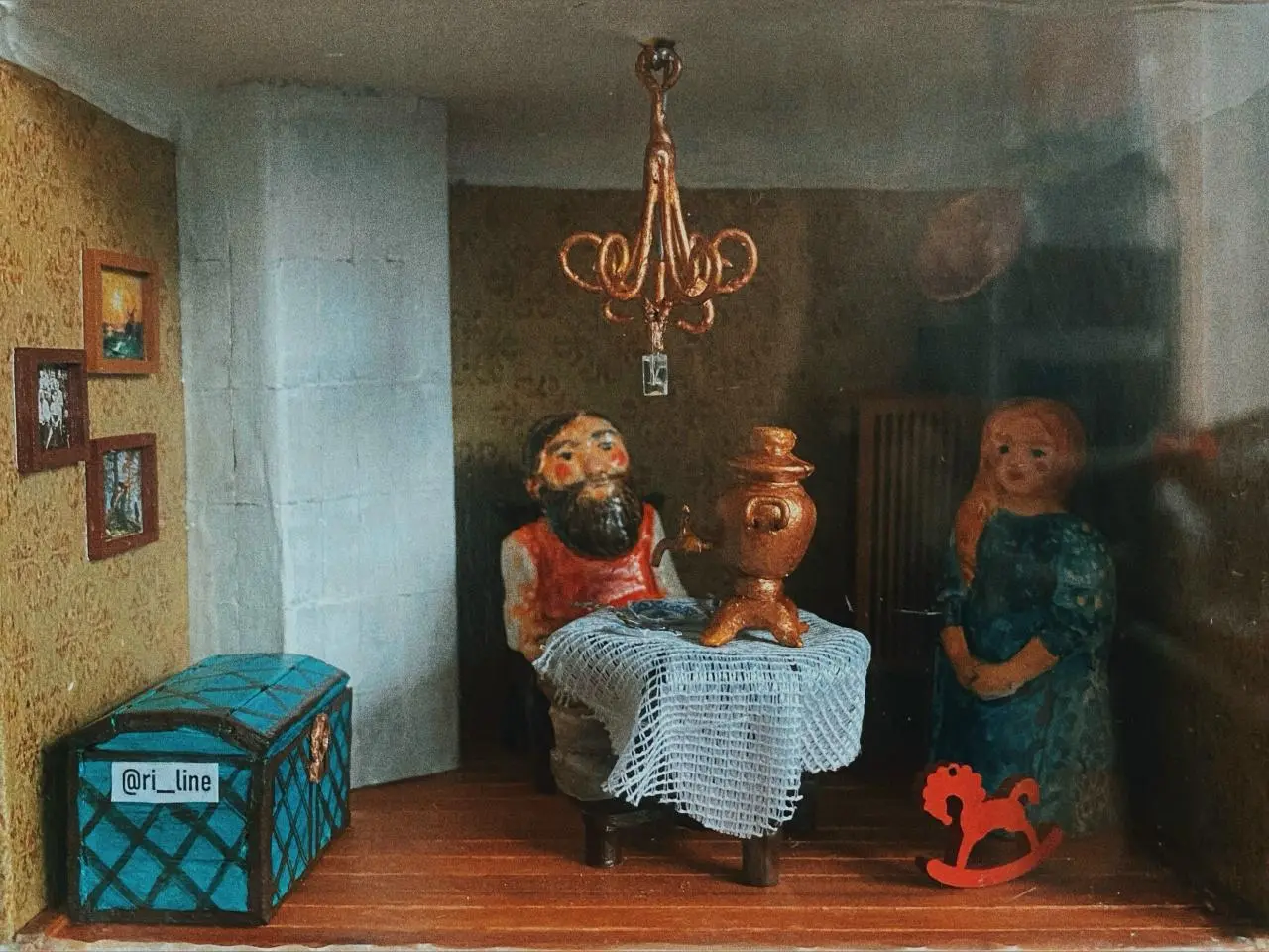 Во Владимире работает совершенно замечательный проект Riline, который, если все очень сильно упрощать, встраивает миниатюрные арт-секретики в окружающую среду | Сетка — социальная сеть от hh.ru