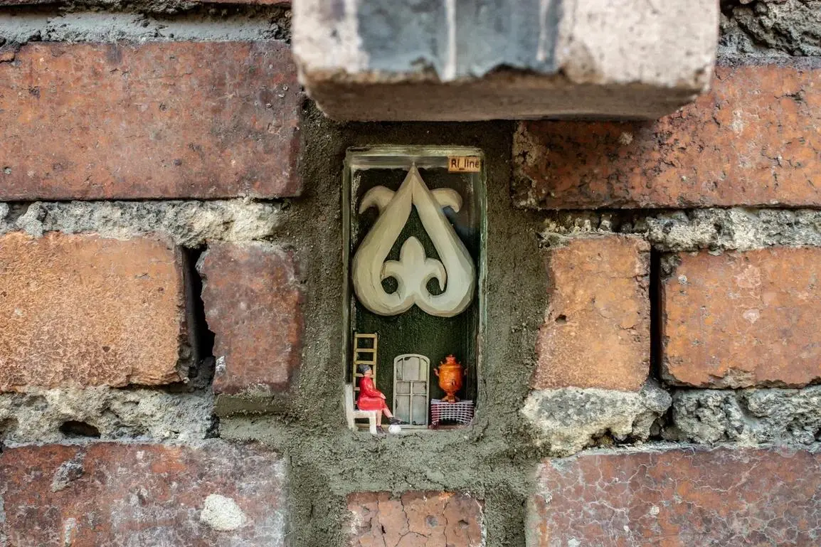 Во Владимире работает совершенно замечательный проект Riline, который, если все очень сильно упрощать, встраивает миниатюрные арт-секретики в окружающую среду | Сетка — социальная сеть от hh.ru