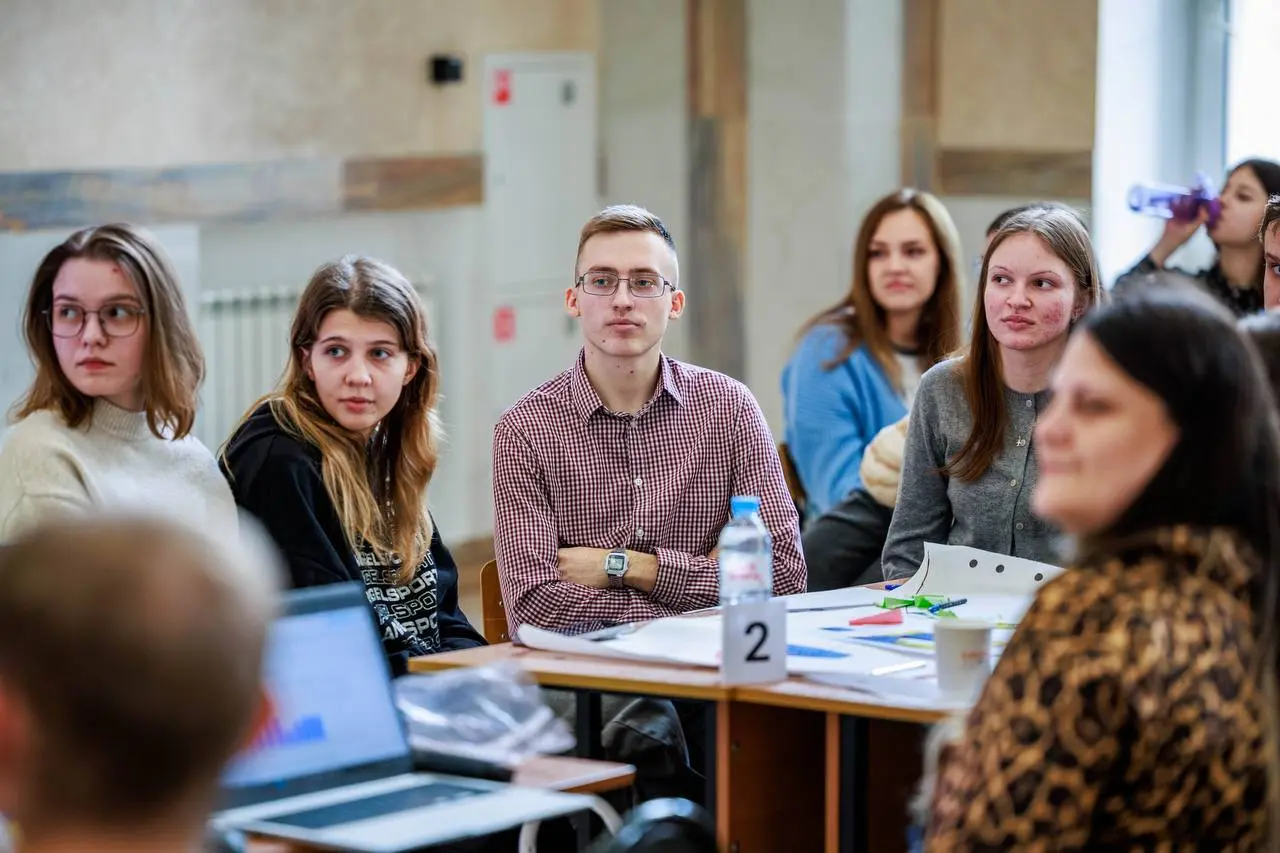 🚀Миссия выполнена: цифровая трансформация молодежной политики охватила 10 регионов!
Завершилась масштабная серия проектных сессий по цифровой трансформации молодёжной политики, которую провели тренеры... | Сетка — социальная сеть от hh.ru