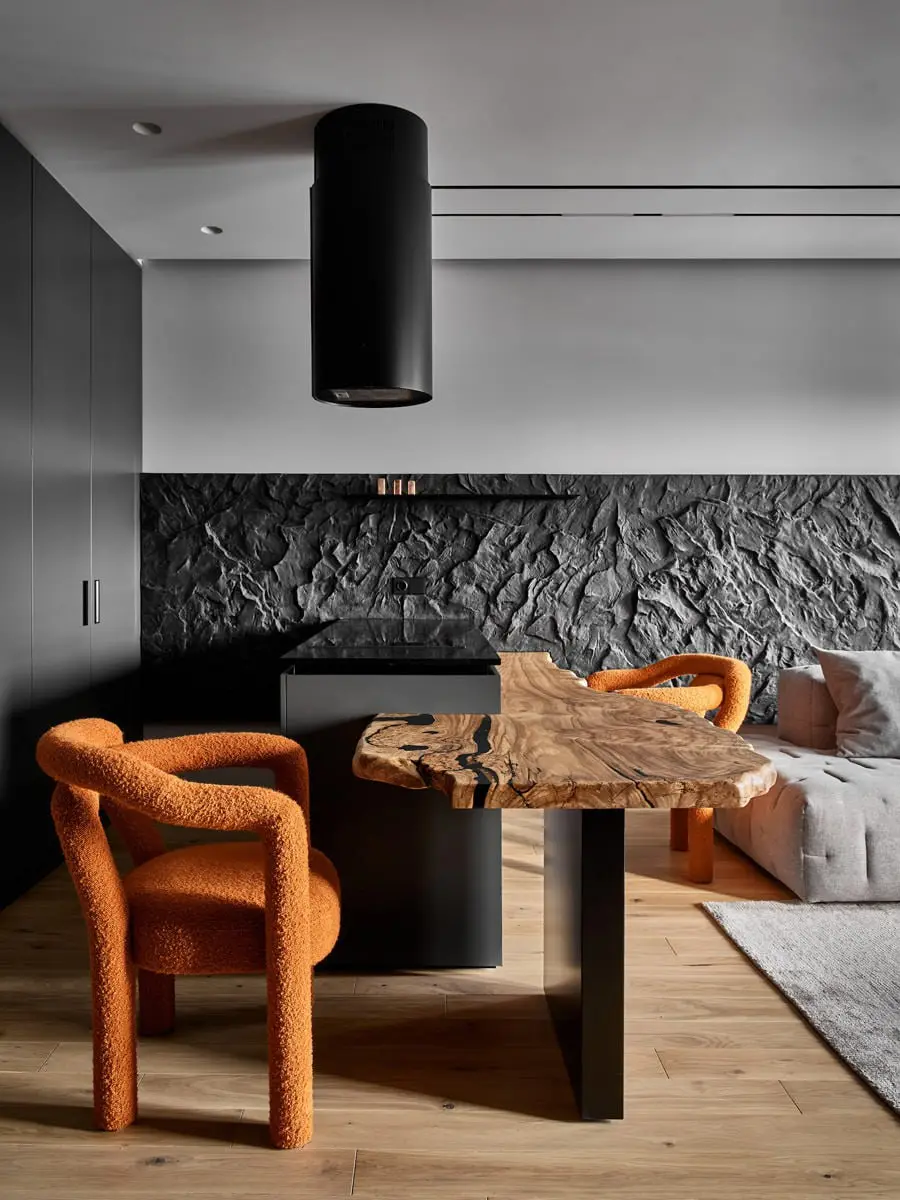 Пока столичные архитекторы, каждый в меру своей скромности, творчески заимствуют идеи у коллег с Запада, в Сибири смотрят на запад со строчной буквы, то есть в сторону столиц российских | Сетка — социальная сеть от hh.ru