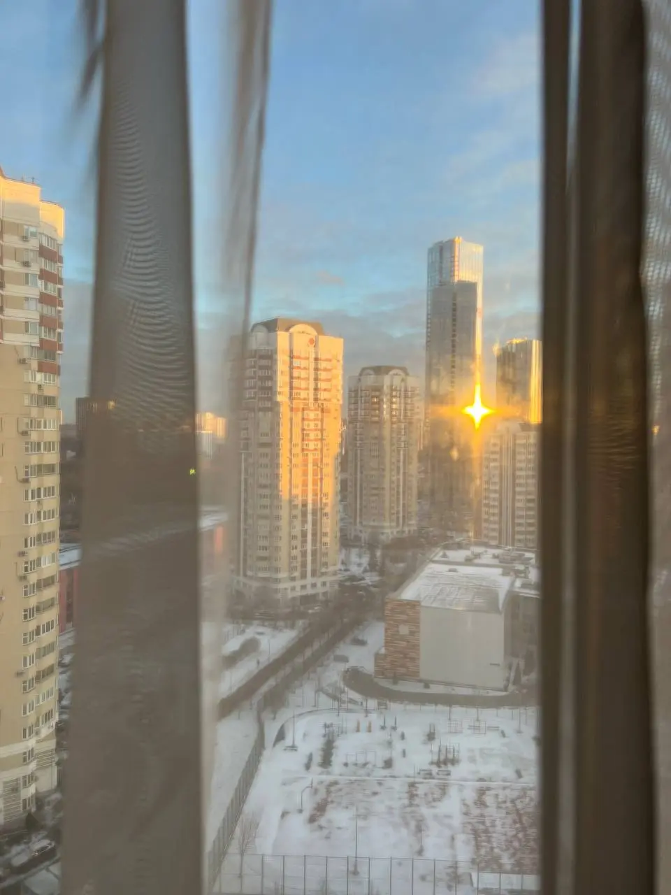 Выходные прошли по-ленивому активно ☺️
опишу в формате хроников
❄️ суббота:
утром сходила на тренировку → затем был чилл → организационный поход на вб и в озон → съемка и монтаж рилсика про балаклаву ... | Сетка — социальная сеть от hh.ru