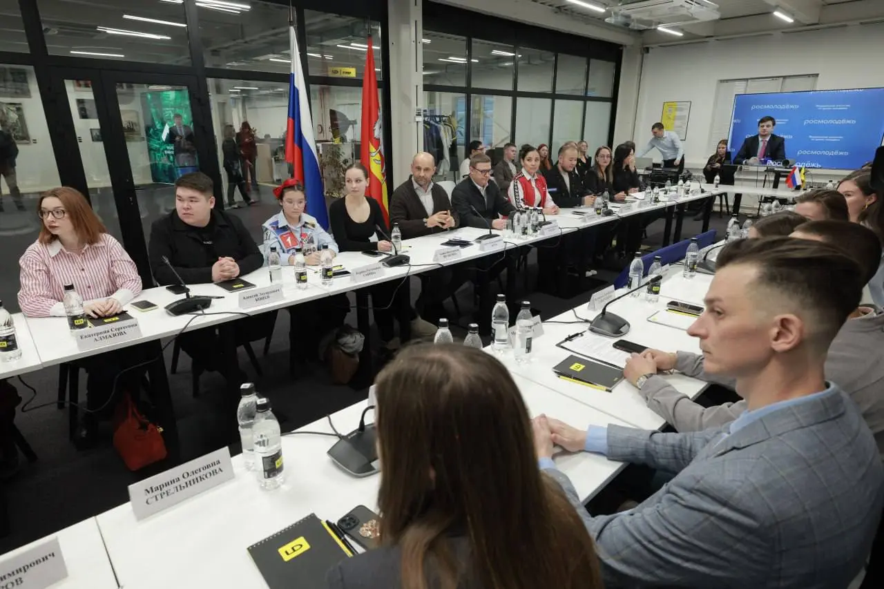 Привет 👋
Эксперты говорят, что в тематических каналах нужно иногда делиться личной информацией | Сетка — социальная сеть от hh.ru