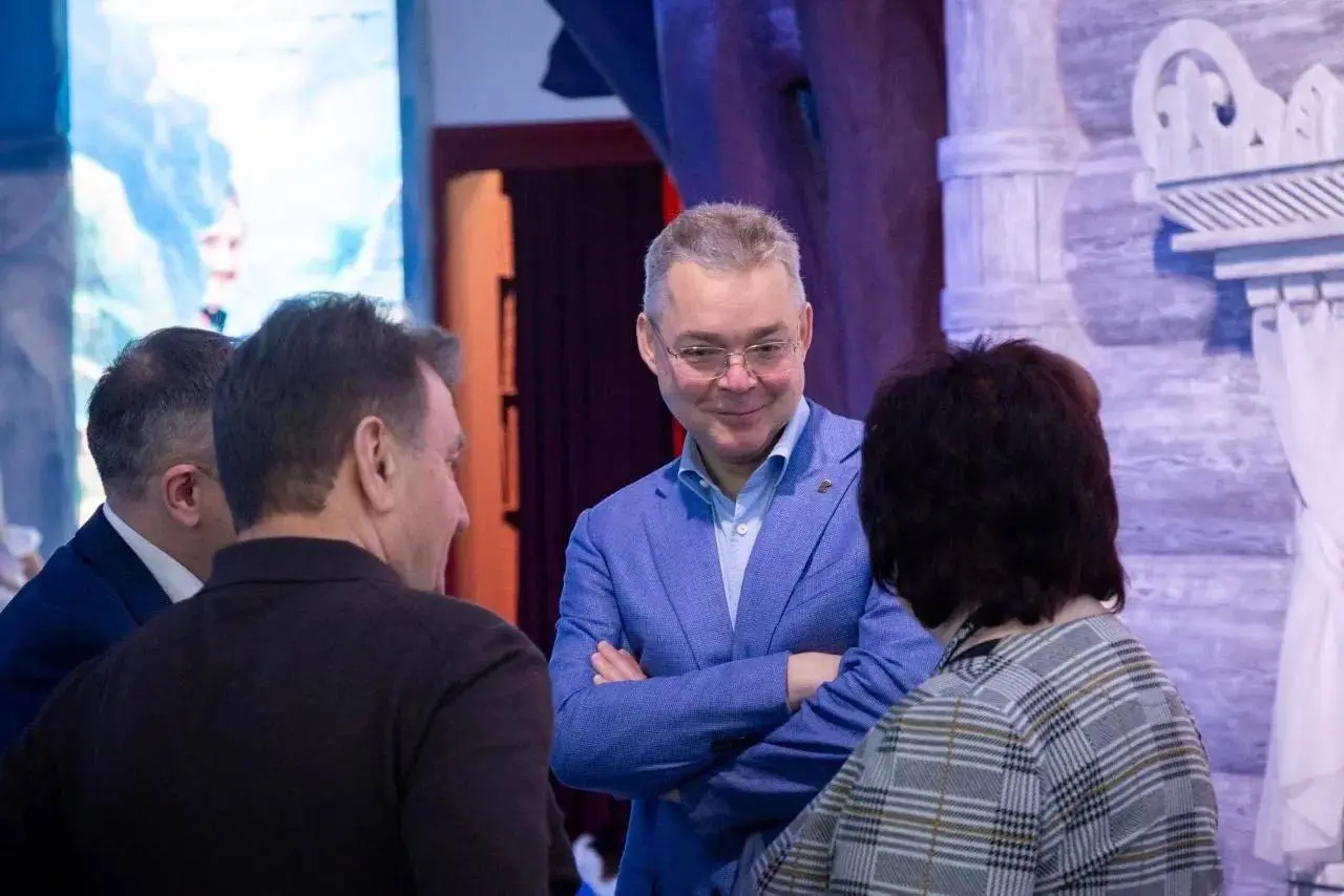 Ставропольские легенды на выставке «Книга сказок» в Москве! 📚
В национальном центре «Россия» стартовала выставка «Книга сказок». Ставропольский край тоже представил свою экспозицию | Сетка — социальная сеть от hh.ru