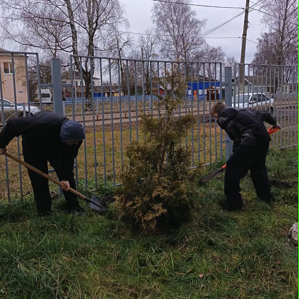 🌳 Сажай деревья — создавай будущее
Сегодня наш завод пополнился не только машинами, но и добрыми делами! Команда волонтеров HAVAL побывала в Дубовской школе для обучающихся с ограниченными возможностя... | Сетка — социальная сеть от hh.ru