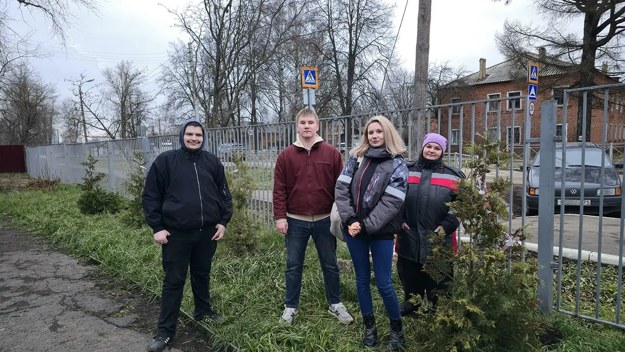🌳 Сажай деревья — создавай будущее
Сегодня наш завод пополнился не только машинами, но и добрыми делами! Команда волонтеров HAVAL побывала в Дубовской школе для обучающихся с ограниченными возможностя... | Сетка — социальная сеть от hh.ru