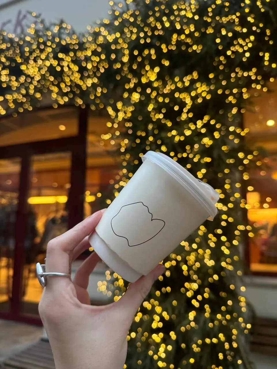 Aaark Cafe
м Чистые пруды
ул. Чаплыгина, 20, стр. 7
https://yandex.ru/maps/org/aaark\cafe/187180413058?si=coffeezoro
Капучино 0 | Сетка — социальная сеть от hh.ru
