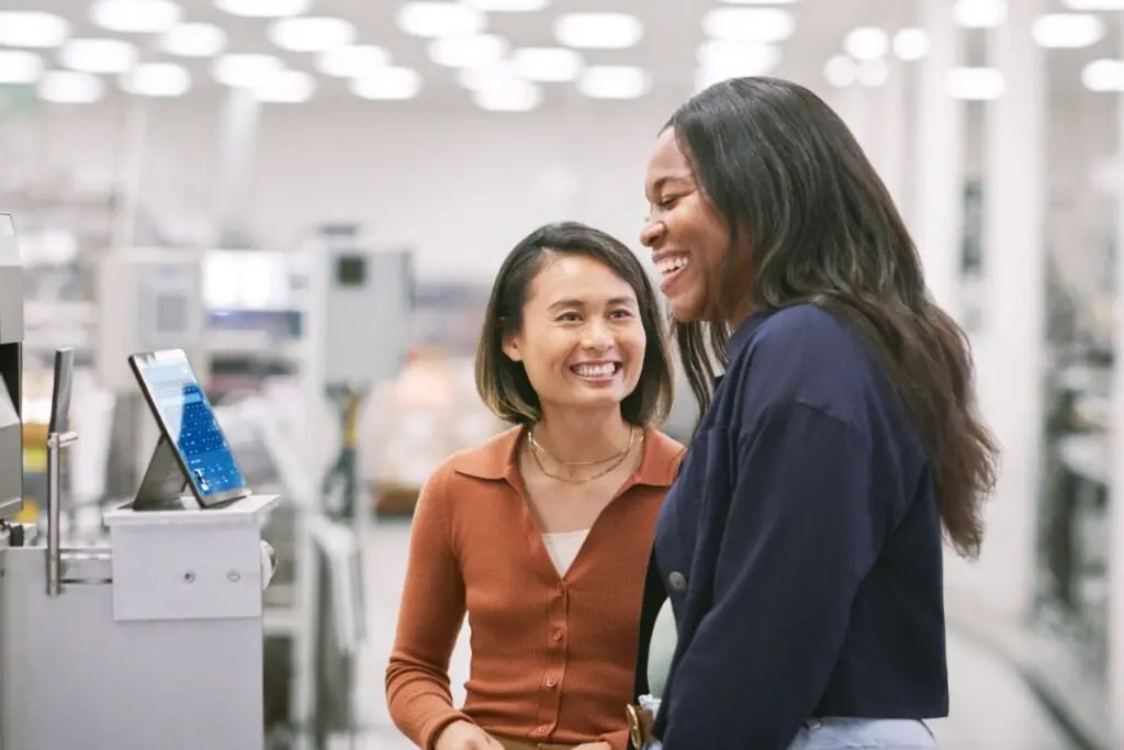 🤖 Microsoft и партнёры запускают промышленный AI
На ITAP 2025 и Microsoft Ignite 2025 представлены реальные кейсы внедрения агентного ИИ в промышленности | Сетка — социальная сеть от hh.ru