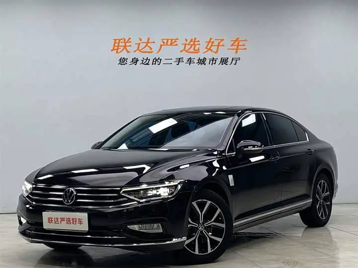 Продолжаем немецкие движения.
Левый руль, солидно смотрится:
. Volkswagen Magotan
2021-2022 год выпуска
Пробег до 50 тыс км
Двигатель 1.4л турбо, 150 л.с | Сетка — социальная сеть от hh.ru