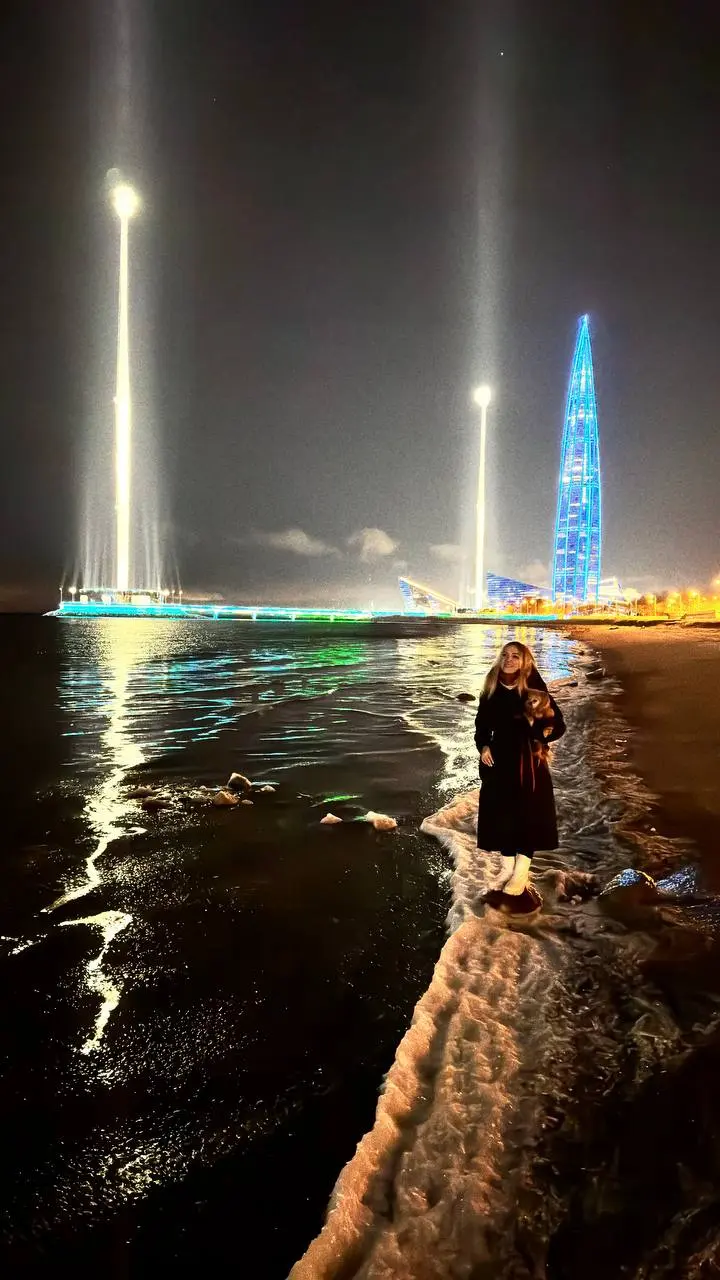 💙✨💜Какое же волшебное место, одно из моих любимых. В этот момент когда я находилась там, я думала в каком же прекрасном месте я живу - вода будто светилась от светлячков, и искрилась волшебством.. | Сетка — социальная сеть от hh.ru