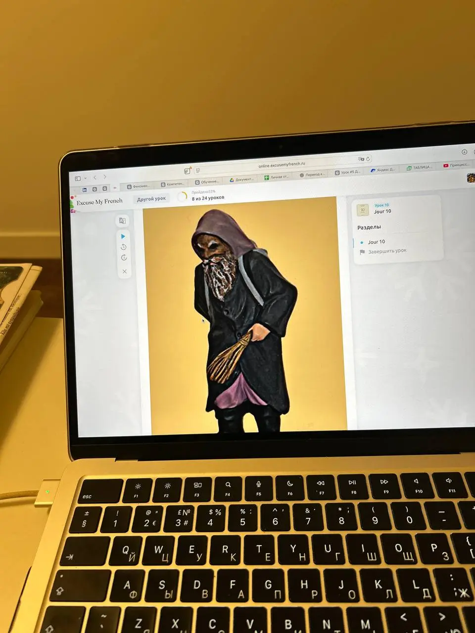 Недельная жизнь в фотокарточках. 💛✨
🟠Наслаждалась прекрасной погодой ярким солнцем, красивыми восходами и закатами.
🧚‍♀Вышла наконец в офлайн после череды онлайн-встреч с клиентами и обучения | Сетка — социальная сеть от hh.ru
