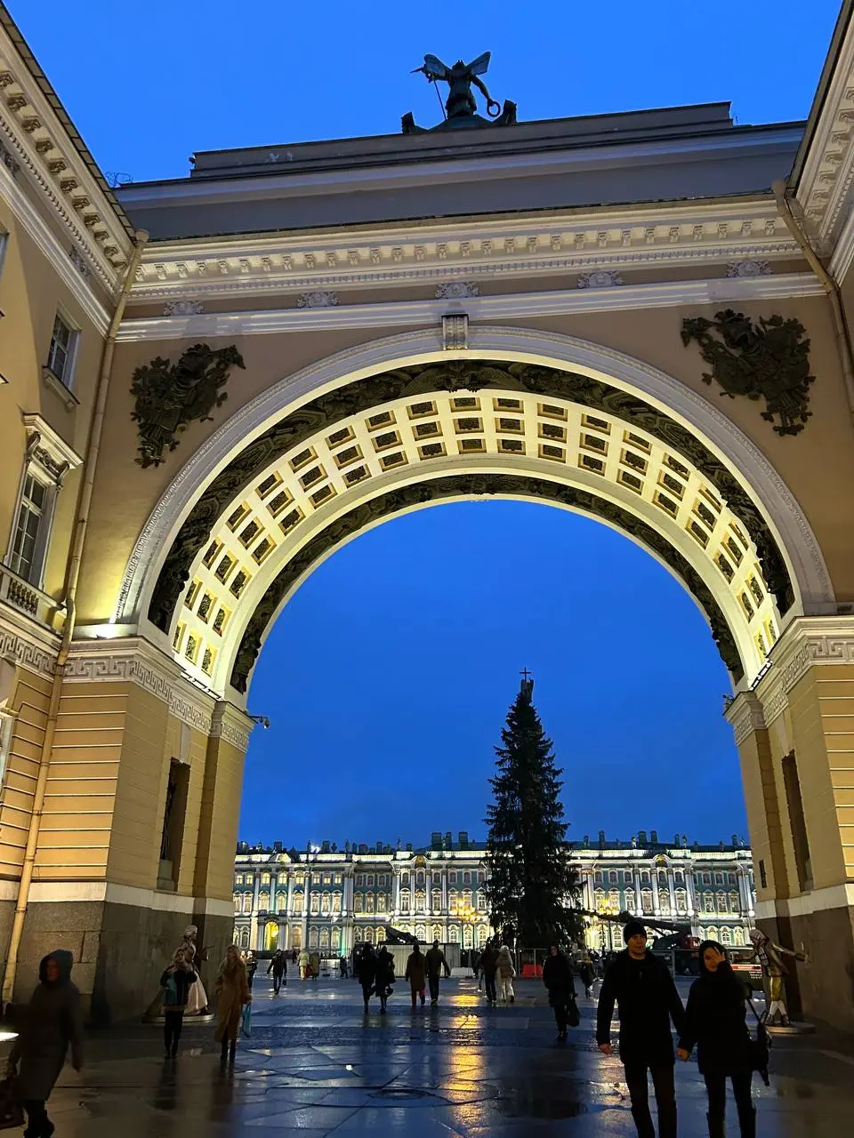 Недельная жизнь в фотокарточках. 💛✨
🟠Наслаждалась прекрасной погодой ярким солнцем, красивыми восходами и закатами.
🧚‍♀Вышла наконец в офлайн после череды онлайн-встреч с клиентами и обучения | Сетка — социальная сеть от hh.ru